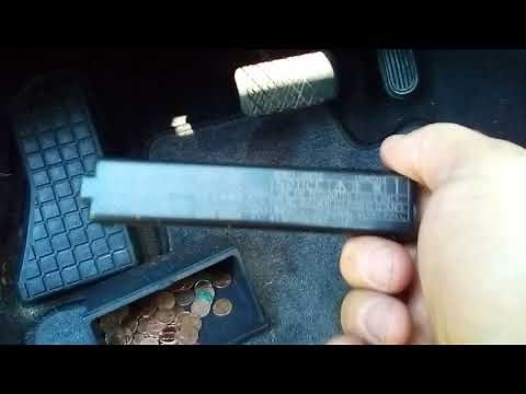 03 Toyota MATRIX FUSE BOX location