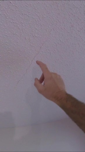 How to Permanently Fix Ceiling Cracks: Expert Tips and Tricks