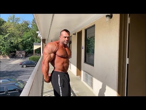 Egyptian IFBB Pro bodybuilder Mohamed El Emam - Posing on the balkony