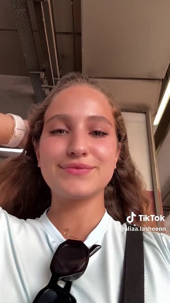 Exploring Dubai: My First Travel Vlog Adventure