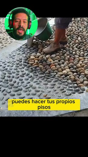 Pisos decorativos con piedras redondeadas y cemento