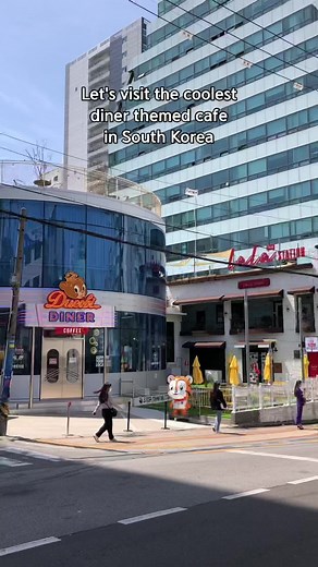 Busan is my favorite city in Korea so definitely recommend visiting! #korea #travelkorea #busan #부산 #thisiskorea #ducobidiner #koreancafe #듀코비다이너