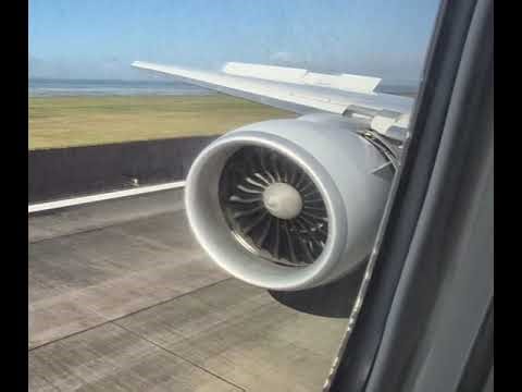 777-300 GE90-115B Jet Engine Thrust Reverser Air New Zealand landing Auckland International Airport