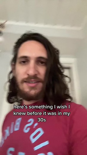 597K views · 10K reactions | my bag will never fall off again #jacket #lifehacks #tips #mindblown #themoreyouknow #inmy30s #reels #tiktok | Sidneyraz | Facebook