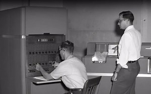 计算机科学速成课#11——第一个编程语言