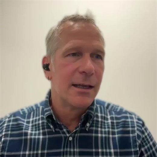 🎙️ Dan Ciruli, VP and General Manager of Cloud Native at Nutanix, joins the show to talk about getting your virtual machines and Kubernetes to play nice in cloud-native environments, why VMs are still relevant in enterprise applications, and how AI is helping to modernize legacy systems. https://stackoverflow.blog/2025/12/26/containers-are-easy-moving-your-legacy-system-off-your-vm-is-not/?utm_medium=social&utm_source=facebook&utm_campaign=so-podcast&utm_content=dan-ciruli-nutanix | Stack Overf