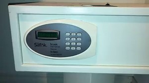 The secret master code thieves use to break into hotel room safes