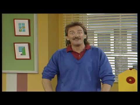 Chucklevision S2x01 - Clean Up