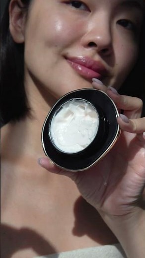 What Makes Clarins Precious La Crème So Special? | Clarins