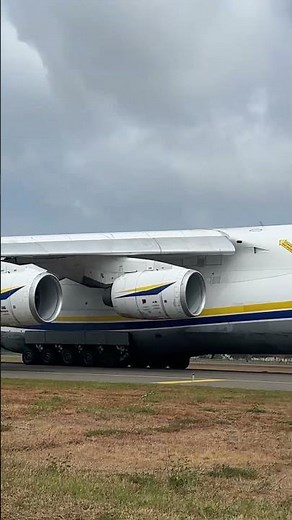 World’s Largest Cargo Plane | Antonov An-124 at Airport | UR-82027 #AntonovAn124 #CargoPlane