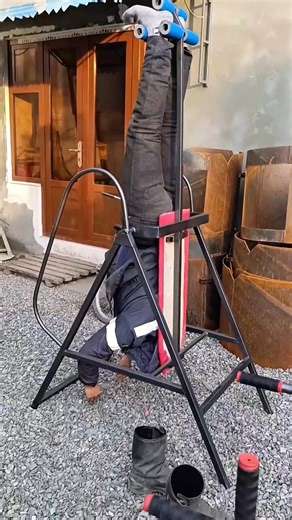 He Built an Inversion Table in His Home Workshop – Incredible DIY Project‼️ Watch this amazing DIY project where an inversion table is built from scratch inside a home workshop. From raw materials to final assembly, this homemade build showcases creativity, craftsmanship, and practical engineering. Perfect for DIY enthusiasts, woodworking fans, and anyone interested in inversion therapy equipment builds. ⚠️ Always prioritize safety and proper design when building fitness or therapy equipment. #D