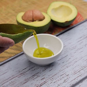 1.5M views · 36K reactions | Extracting avocado oil is very easy! Make homemade natural avocado oil. See how practical it is! | Yum Food | Facebook
