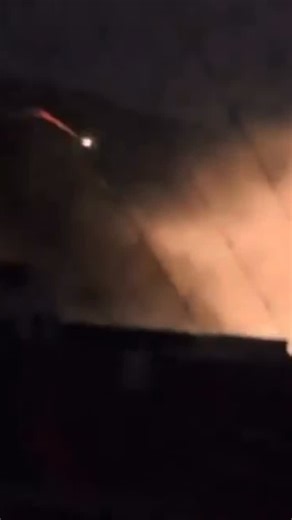 Northern Provisions on Instagram: "📸: US Army AH-64 Apaches engaging ground targets at Fort Tiuna, Caracas, Venezuela. The footage is from this morning’s military operation."