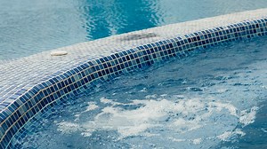 9 Reasons Why Your Pool Filter Keeps Filling With Air - Diehard Backyard