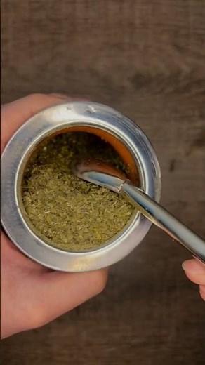 How to drink yerba mate (traditional)🧉 #yerbamate