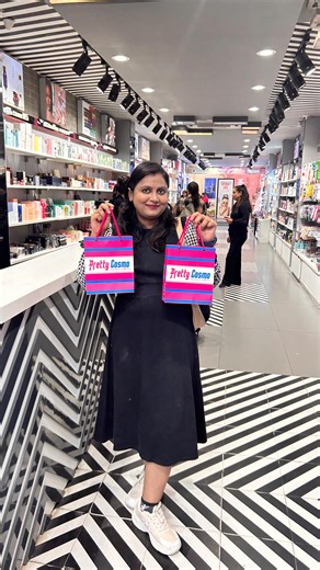 BHAWANA BANSAL on Instagram: "Lit from within? More like lit from the Faces Canada Strobe Cream 💡✨ Just visited their store at VENUS GTB NAGAR - Main market Rajouri Garden New Delhi and WOW — glow goals unlocked! This little tube is pure radiance in a bottle 🔥 Whether you're team subtle shine or full-on glam, it's your skin’s new BFF. Head to the Faces Canada store at VENUS GTB NAGAR - Main market Rajouri Garden New Delhi and let your glow do the talking 💁‍♀️💫 #StrobeCream #FacesCanada #Glow