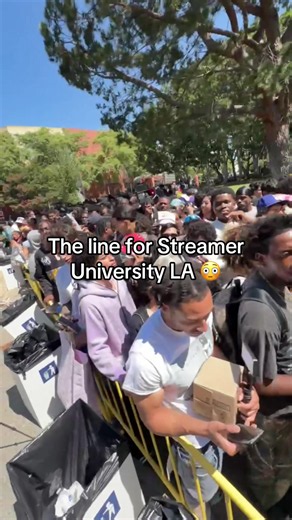 This is INSANE 💀 #streameruniversity #kaicenat #stream #line #la | streamer university la