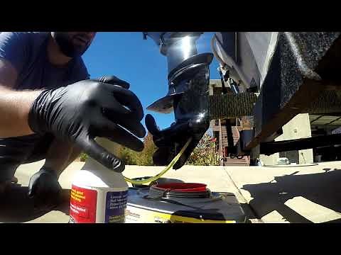 How To: Mercury Four Stroke 15hp - Lower Gear Oil Change