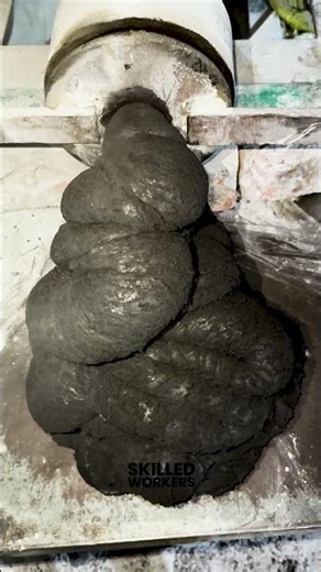 Amazing Waste Rubber Crushing in Action!