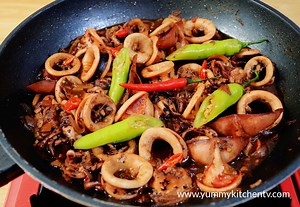 Adobong Pusit - Yummy Kitchen