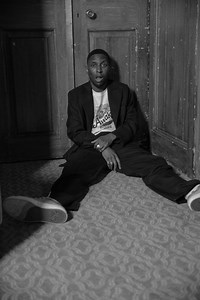 Samm Henshawが再生回数150万回超えのシングル“Grow”のライブバージョンをリリース！MVも公開中 | Qetic