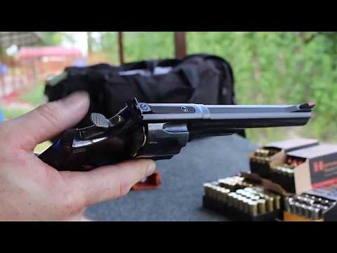 Classic Smith & Wesson Model 29 - Dirty Harry Pistol