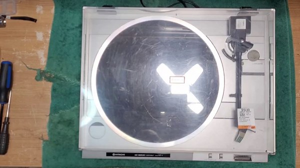 Restoring a Thrift Store Turntable Part 1 - The Service - Hitachi HT-1