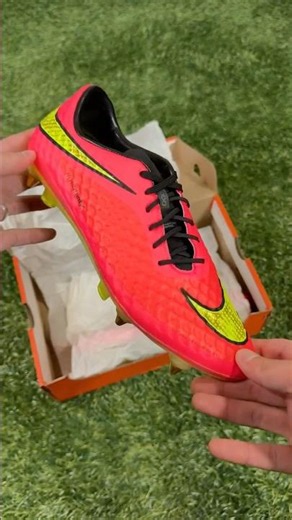 POV: It's 2014 and you just got the World Cup Nike Hypervenoms!