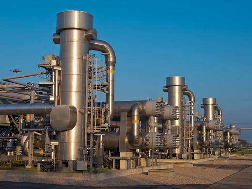 Understanding the Midstream Stage in Oil and Gas Operations
