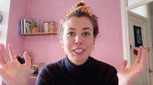 339K views · 227 reactions | Het studiejaar is weer in volle gang en daarom is Julia veel onderweg. Ze gaat op zoek naar gezonde, makkelijk mee te nemen tussendoortjes. Dat smaakt naar meer! Laat hieronder weten welke zelfgemaakte snack Julia ook zéker moet proberen. | Bosch Home | Facebook