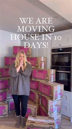 Jade Sweeney on Instagram: "AD JUST LIKE THAT WE ARE MOVING HOUSE IN 10 DAYS!!! @wayfairuk And I’ll tell you one thing I will not be doing it’s moving the mismatched clutter in our kitchen! And I picked up quite honestly the most STUNNING items ever in Wayfairs up to 40% off Boxing Day sale!! The cream marble and wooden look kitchen set has 36 yes 36 items - it has pots, pans, utensils a knife set you name it it’s in the set!! Someone is going to need to give me a crash course on what some of th