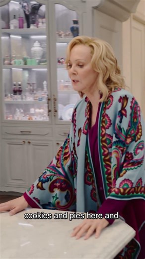 Jean Smart Tours Deborah Vance’s Dream Kitchen
