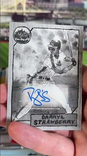 DARRYL STRAWBERRY BLACK & WHITE AUTOGRAPH!