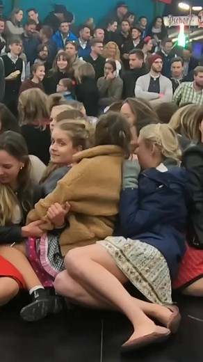 Slow-Mo Magic: Devil's Wheel in Action! #DevilsWheelSlowMo #OktoberfestMagic #EpicSpins | Devils wheel oktoberfest 2.0