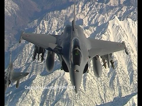 RAFALE BOMBARDANT L'AFGHANISTAN.