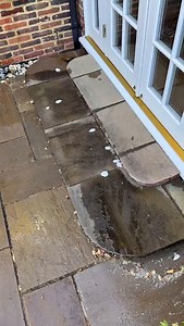 Cleaning a step with sodium hypochlorite 💦 #chemicals #stepclean#sodiumhypochlorite#softwashing#washing#happycleaning#cleaningisfun#satisfying#slippery#kitchendoors | Chris's Window Cleaning