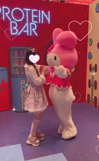 ♡ 世界で1番大好きなめろちゃんに誕生日お祝いしてもらった🐰🎀 最後の最後まで可愛すぎてただいすき(˘•̥⧿•̥˘ ) #マイメロ #マイメロディ #mymelody #サンリオ #サンリオピューロランド #推し #グリーティング #おすすめ