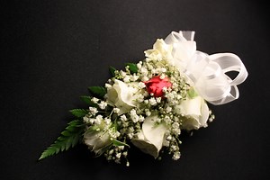 How To Make A Corsage The Easy Way