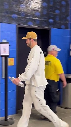 Bills pregame: Dalton Kincaid arrives at Highmark Stadium