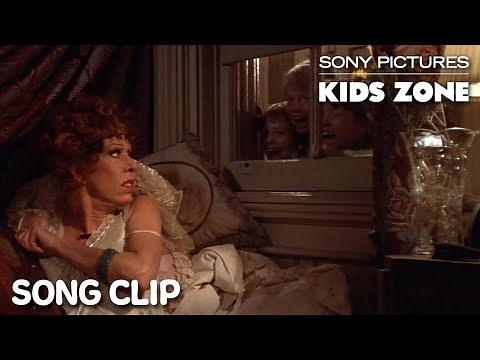 ANNIE (1982): “Little Girls” Full Clip | Sony Pictures Kids Zone #WithMe
