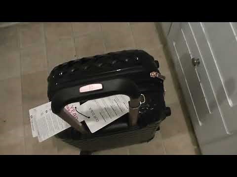 IT Luggage, Review, Glitzy suitcase