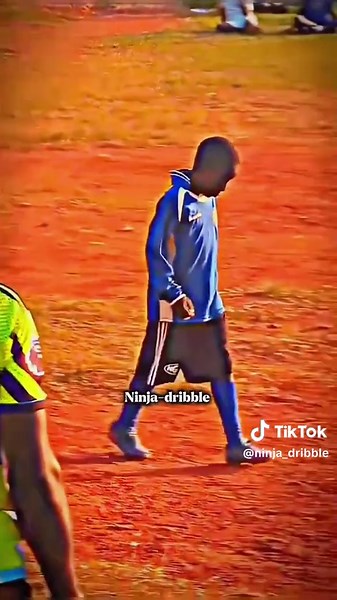 l'histoire se répète l'homme qui est mort débout 💔 #baggio #football #triste #robertobaggio #pourtoi