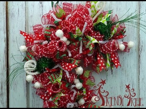 Candy Cane Wreath Tutorial by Trendy Tree