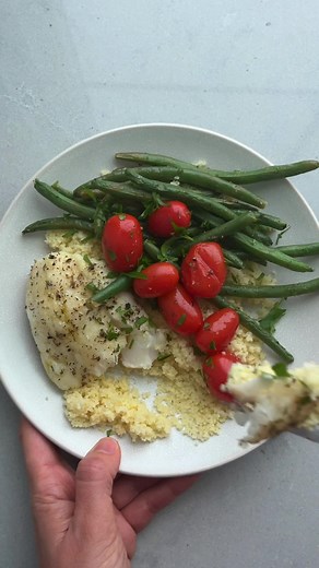 21K views · 403 reactions | This Oven Baked Cod sheet pan meal is one you can easily whip up in 15 minutes on a busy weeknight and customize with any seasonings! | Feel Good Foodie | Facebook
