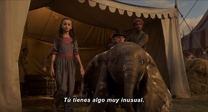 Él tiene algo mágico. Conoce a #Dumbo en su nueva versión de acción real, ¡muy pronto en cines! 🐘 | Walt Disney Studios