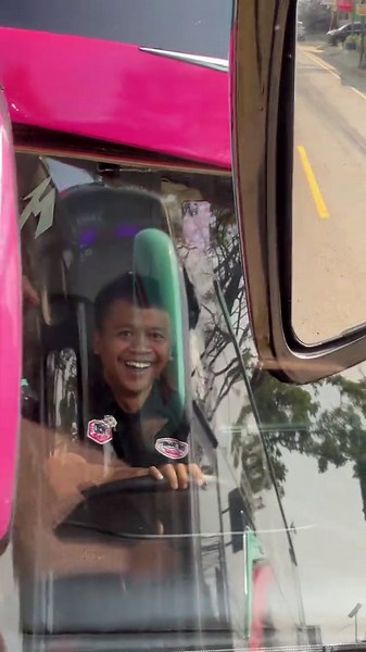 pov ketemu temen dijalan 🗿#tunggaljayatransport | sopir ketemu teman dijalan