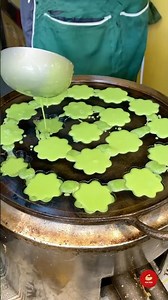 Siam Pandan—Bangkok’s Favorite Pandan Hot Cake, made Fresh 🍃🔥