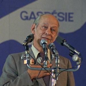 ⏪ En ce jour de son anniversaire, nous nous souvenons du célèbre discours prononcé par René Lévesque après la défaite du camp nationaliste au référendum québécois de 1980. Revisitez gratuitement le documentaire éditorial "Le confort et l'indifférence" de Denys Arcand → bit.ly/2JqEGD6 ⚜️ | ONF | Facebook