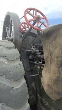 Steam traction engine