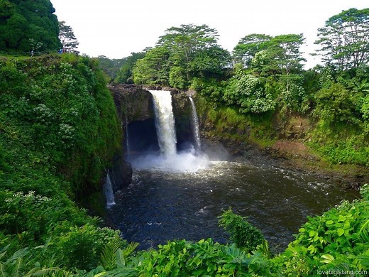 Rainbow Falls (Waiānuenue) in Hilo: Easy to Visit "Drive-in" Waterfall